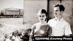 Освальд са сваёй жонкай Марынай у Менску, архіўнае фота