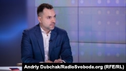 За словами Арестовича, бажання Росії – легітимізувати «ЛНР» і «ДНР»