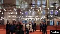 پاپ لېو د استانبول په مشهور جومات کې