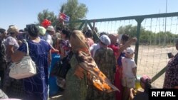 Özbek raýatlary türkmen serhedinden geçirilenok, 6-njy iýun.