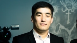 Акылбек Орозматов.