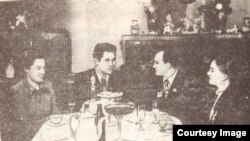 Gara Seýitliýew we Alty Garlyýew maşgalalary bilen.