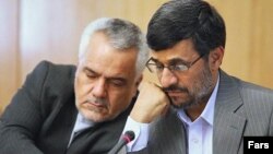 محمدرضا رحیمی، معاون اول رئیس جمهور (چپ)