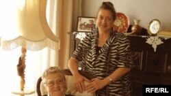 Göltän Urallı änise Ayten xanım belän