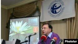 Armenia - Varuzhan Hoktanian of the Armenian branch of Transparency International presents the 2012 Corruption Perceptions Index in Yerevan, 05Dec2012.