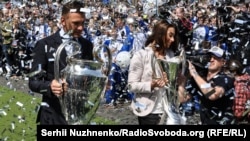 Амбасадори фіналів Ліги чемпіонів у Києві Андрій Шевченко та Ія Андрущак