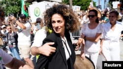 مسیح علی‌نژاد می‌گوید این حکم «پیروزی برای دیگر مخالفان است که همچنان برای آزادی مبارزه می‌کنند و حاضر به سکوت نیستند»