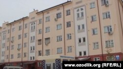 Квартира, выданная Дилором Ризакуловой, оформлена на водителя сенатора Олий Мажлиса.