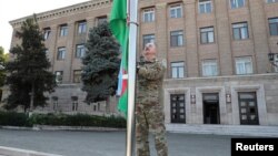 Ալիևը Ստեփանակերտում բարձրացնում է Ադրբեջանի դրոշը, 15-ը հոկտեմբերի, 2023թ․