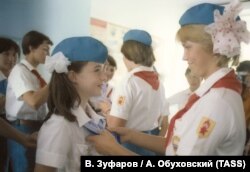 Візит 11-річної американки Саманти Сміт в дитячий табір «Артек» в липні 1983 року, селище Гурзуф, Велика Ялта