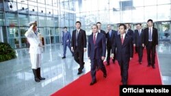 Премьер-министр Армении Овик Абрамян во время визита в Китай, 23 сентября 2015 г. 