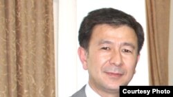 Энергетика вазири Аскар Шадиев 8,5 минг тонна радиоактив кўмир Бишкекка олиб келинишига алоқадор эмаслигини айтмоқда.