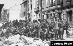 Рабочая команда военнопленных в Нюрнберге. Источник: https://www.lager-langwasser.de/