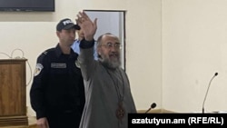 Միքայել արքեպիսկոպոս Աջապահյանը դատարանում, արխիվ