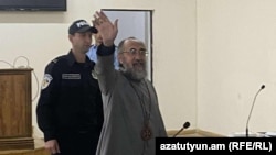 Միքայել արքեպիսկոպոս Աջապահյանը դատարանում, արխիվ