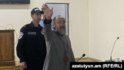 Միքայել արքեպիսկոպոս Աջապահյանը դատարանում, Երևան, 22-ը սեպտեմբերի, 2025թ.