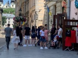 Карантинними заходами люди нехтують