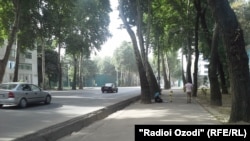 Яке аз кӯчаҳои шаҳри Душанбе