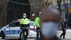 Стамбулду көзөмөлдөп жүргөн түрк полициясы.