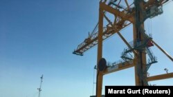 Порт төрт терминалдан турат.