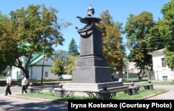 Місто Полтава. Пам’ятник на «місці відпочинку» російського царя Петра Першого