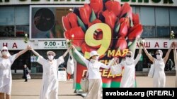 Жанчыны ў белым пратэст 12 траўня 2021 году.