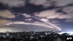 تصویری از پرتاب راکت از داخل خاک غزه به سوی اسرائیل
