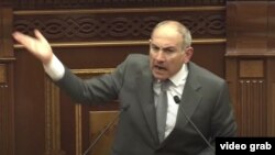 Armenia - Prime Minister Nikol Pashinian responds to an opposition member of the Armenian parliament, Yerevan, May 7, 2025.