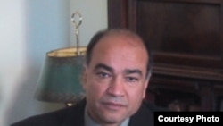 رسول نفیسی، جامعه‌شناس و تحلیل‌گر مسائل ایران و خاورمیانه و استاد دانشگاه ویرجینیای آمریکا