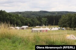 Намети на території Франкополя – культурно-відпочинкового центру, який заснувала українська діаспора у Бельгії, знаходиться в бельгійських горах Арденах