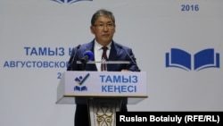 Білім және ғылым министі Ерлан Сағадиев.  