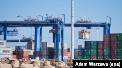 Амэрыканскія вайскоўцы і вайсковая тэхніка прыбываюць ў гданьскі порт, 13 верасьня 2017 