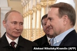 Президент Росії Володимир Путін (ліворуч) і керівник проросійської організації «Український вибір» Віктор Медведчук (праворуч). Московська область, 15 листопада 2017 року