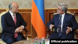Armenia - President Serzh Sarkisian (R) meets with Yukiya Amano, director general the International Atomic Energy Agency, in Yerevan, 19Apr2012. 