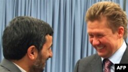 آلکسی میلر، مدیر عامل شرکت گاز پروم پس از امضای توافقنامه همکاری با ایران با رییس جمهوری اسلامی دیدار کرد.(عکس: AFP)