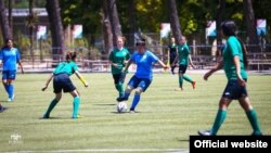 Мусобиқаи Лигаи занонаи футболи Тоҷикистон. Акс аз бойгонӣ.