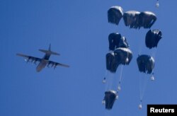 Анклавга учактардан жардам ташталууда