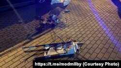 Рэшткі бесьпілётніка ў менскім двары, 29 ліпеня 2025 году.