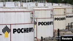Роснефто маьхкдаьтта чохь дIадиллина латтон черманаш Приводинера терминалехь, 29Сти2007