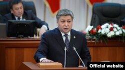 Эрлан Абдилдаев, сафири Қирғизистон дар Тоҷикистон