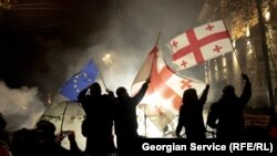 100 днів протестів у Грузії: фото з вулиць Тбілісі