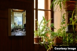 Виставка «Біженці» Жанни Кадирової