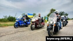 Учасники «Мотопробігу Єдності» на адмінкордоні з Кримом, 28 липня 2018 року