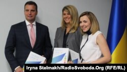 Айварас Абромавичус, його заступник Наталія Микольська і директор інвестиційного фонду Horizon Capital Олена Кошарна