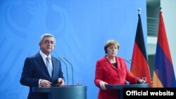 Германия - Президент Армении Серж Саргсян и канцлер Германии Ангела Меркель на совместной пресс-конференции, Берлин, 6 апреля 2016 г.
