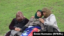 Жер көчкүдө жакындарынан айрылгандар. Аюу айылы. 2-май, 2017-жыл.