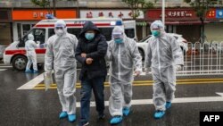 До ранку понеділка число загиблих від пневмонії, викликаної новим коронавірусом у Китаї, перевищило 80