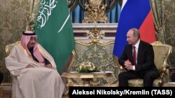 دیدار ملک سلمان بن عبدالعزیز با ولادیمیر پوتین در کرملین.