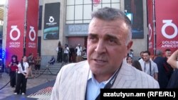 Ամերիկահայ ռեժիսոր Էրիկ Նազարյանը զրուցում է «Ազատության» հետ, Երևան, 13-ը հուլիսի, 2025թ.