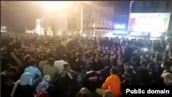  اعتراضات به افزایش بهای بنزین در شهر بهبهان در استان خوزستان.